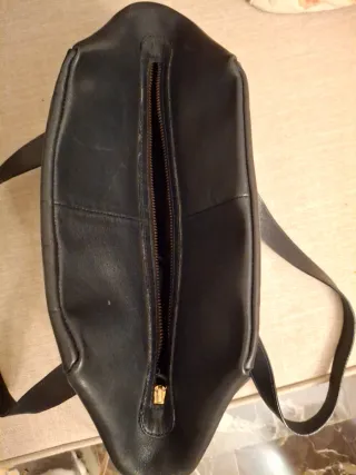 Bolso de piel azul marino oscuro