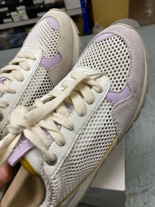 Tênis VAMO bege com malha e detalhes roxos