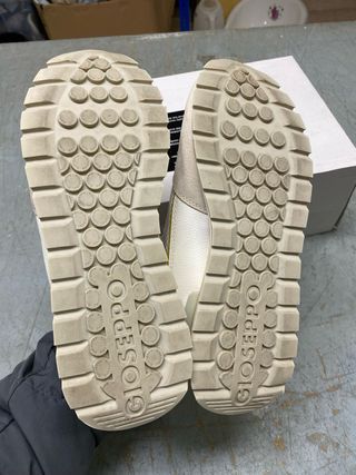 Tênis VAMO bege com malha e detalhes roxos