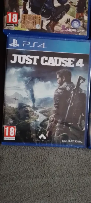 Lotto Giochi PS4 nuovi leggere descrizione