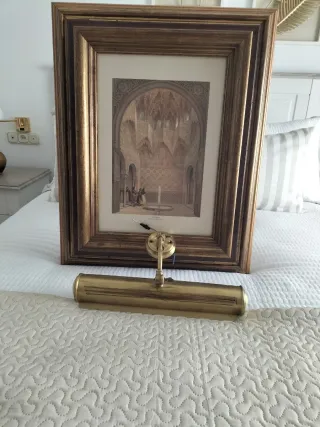 Cuadro Decorativo Marrón y Dorado y aplique.70 x58