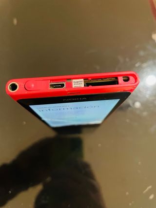 Nokia Lumia 800 Rojo - Telefono Vintage
