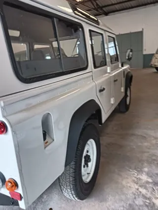 Land Rover Defender 2006