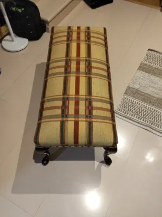 Banqueta tapizada a cuadros