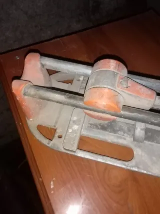 Cortadora de azulejos Rubi