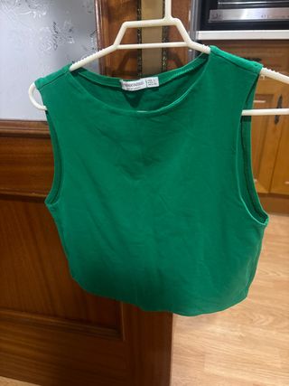 Top verde STRADIVARIUS talla L