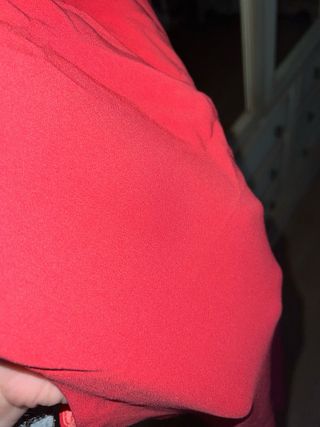 Vestido rojo Talia Style con hombros adornados