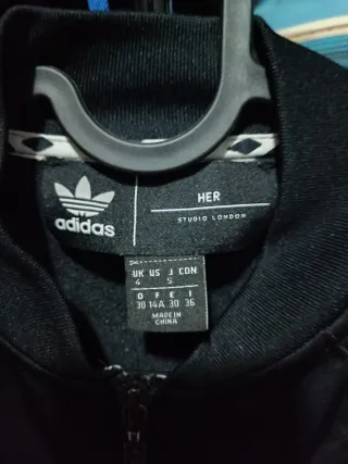 Chaqueta bomber Adidas Negra con Rayas Blancas