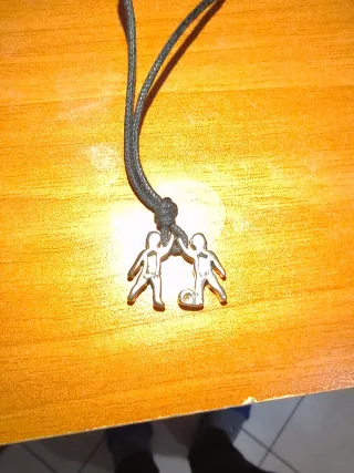 Collana con ciondolo due persone e pallone