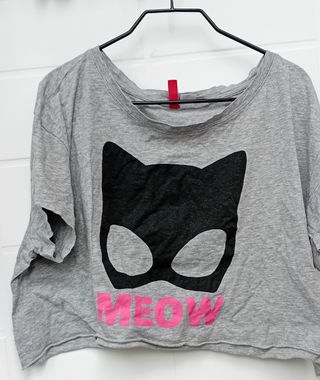 Camiseta H&M Gato Gris y Negro Mujer