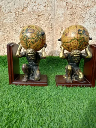 Sujetalibros Vintage Atlas Metal y Madera