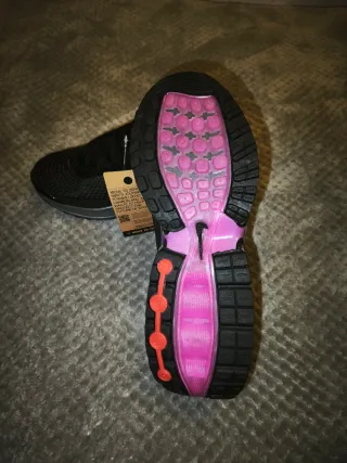 Nike DN Zapatillas Negras y Moradas