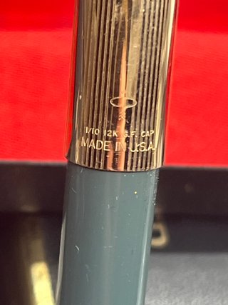 Bolígrafo Parker 12K Oro USA en estuche metalico