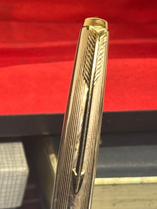 Bolígrafo Parker 12K Oro USA en estuche metalico