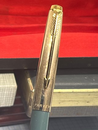 Bolígrafo Parker 12K Oro USA en estuche metalico