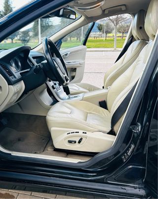 Volvo XC60 Aut 163Cv Mantenimiento Volvo. Pintado.