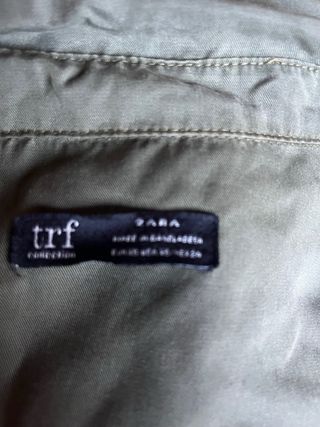 Camisa verde de manga larga. Da talla.