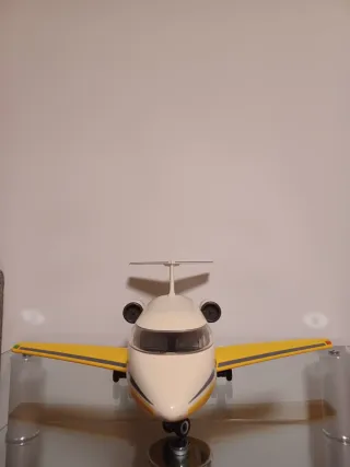 Avión Playmobil Aerolínea Amarillo y Blanco