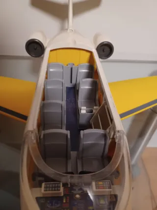 Avión Playmobil Aerolínea Amarillo y Blanco