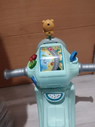 Moto Vtech luces y sonidos.