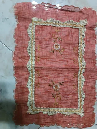 Set 4 centrini tessuto oro e corallo