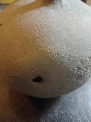 Piccola brocca antica in terracotta