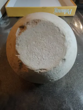 Piccola brocca antica in terracotta