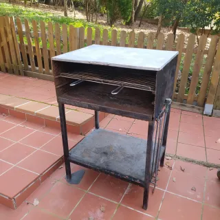 Barbacoa de hierro artesanal