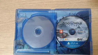 PS4 Slim 1TB + 2 Mandos + Juegos +cargador remoto