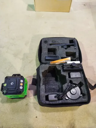 Nivel Láser Verde con Accesorios