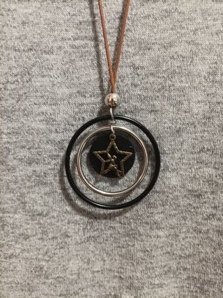 Maglia grigia con balza plissettata