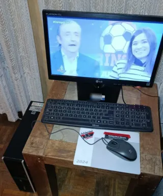 Pantalla LG, Teclado y Ratón Trust