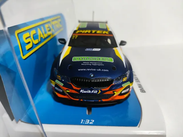 Scalextric BMW 330i M-Sport Jordan 77