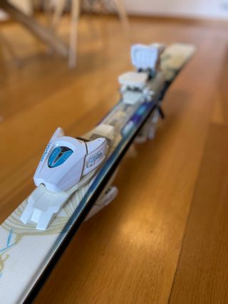 Esquís Wedze 148cm con fijaciones 1 uso. Nuevos