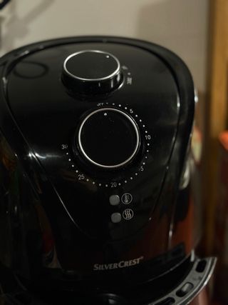 Freidora de aire Silver Crest negra 3 Litros.