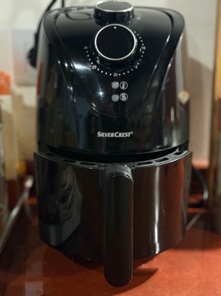 Freidora de aire Silver Crest negra 3 Litros.