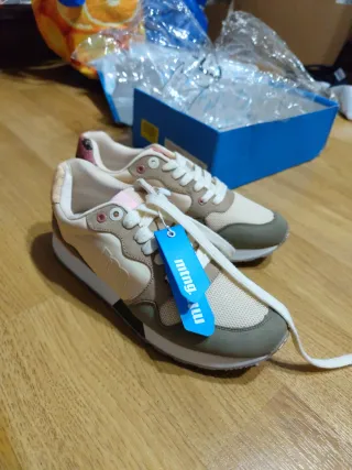 Zapatillas Mustang Mujer Nuevas Beige/Verde talla