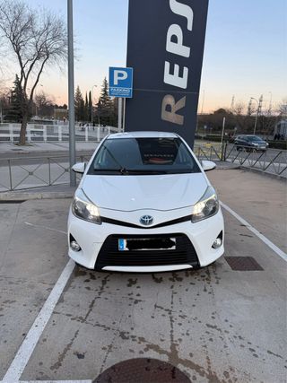 Toyota Yaris 2014 hybrid