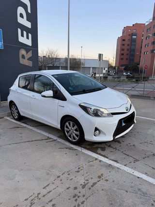 Toyota Yaris 2014 hybrid