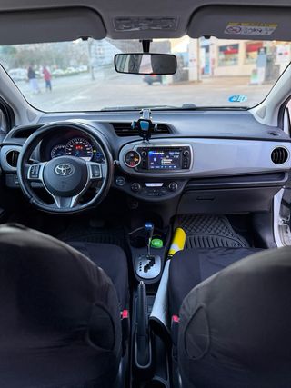 Toyota Yaris 2014 hybrid