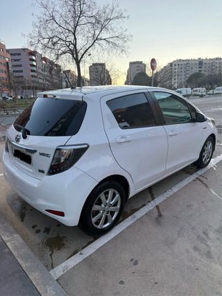 Toyota Yaris 2014 hybrid