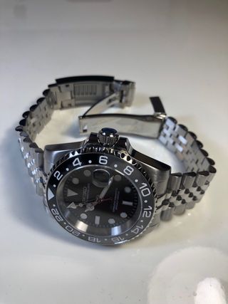 Seiko Mod - GMT “Bruce Wayne” (Reloj Gris/Negro)