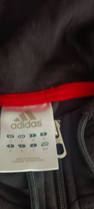 Chaqueta Adidas Talla M Negra y Roja
