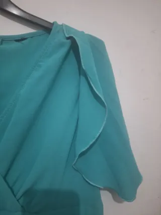 Vestido turquesa largo con plisado