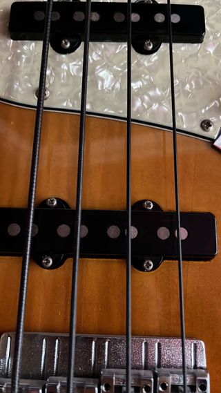 Bajo Fender Fretless