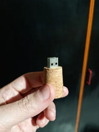 Chiavetta USB a forma di bottiglietta