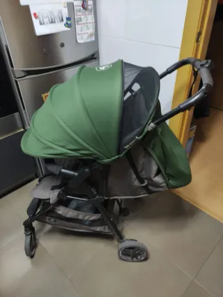 Silla de paseo verde y gris