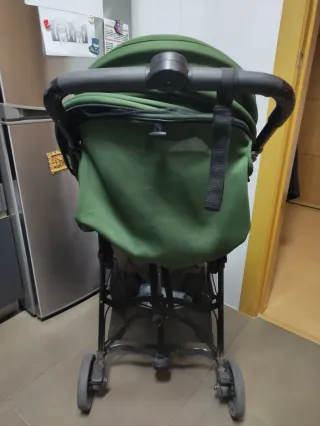 Silla de paseo verde y gris