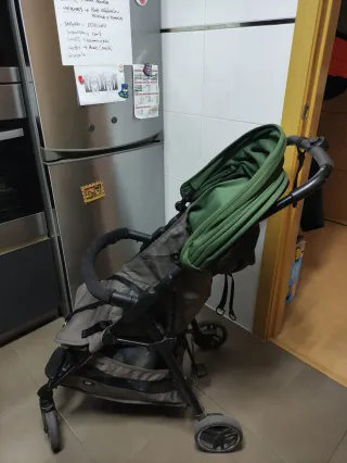 Silla de paseo verde y gris