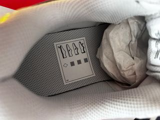 Zapatillas Nike Blancas y Doradas